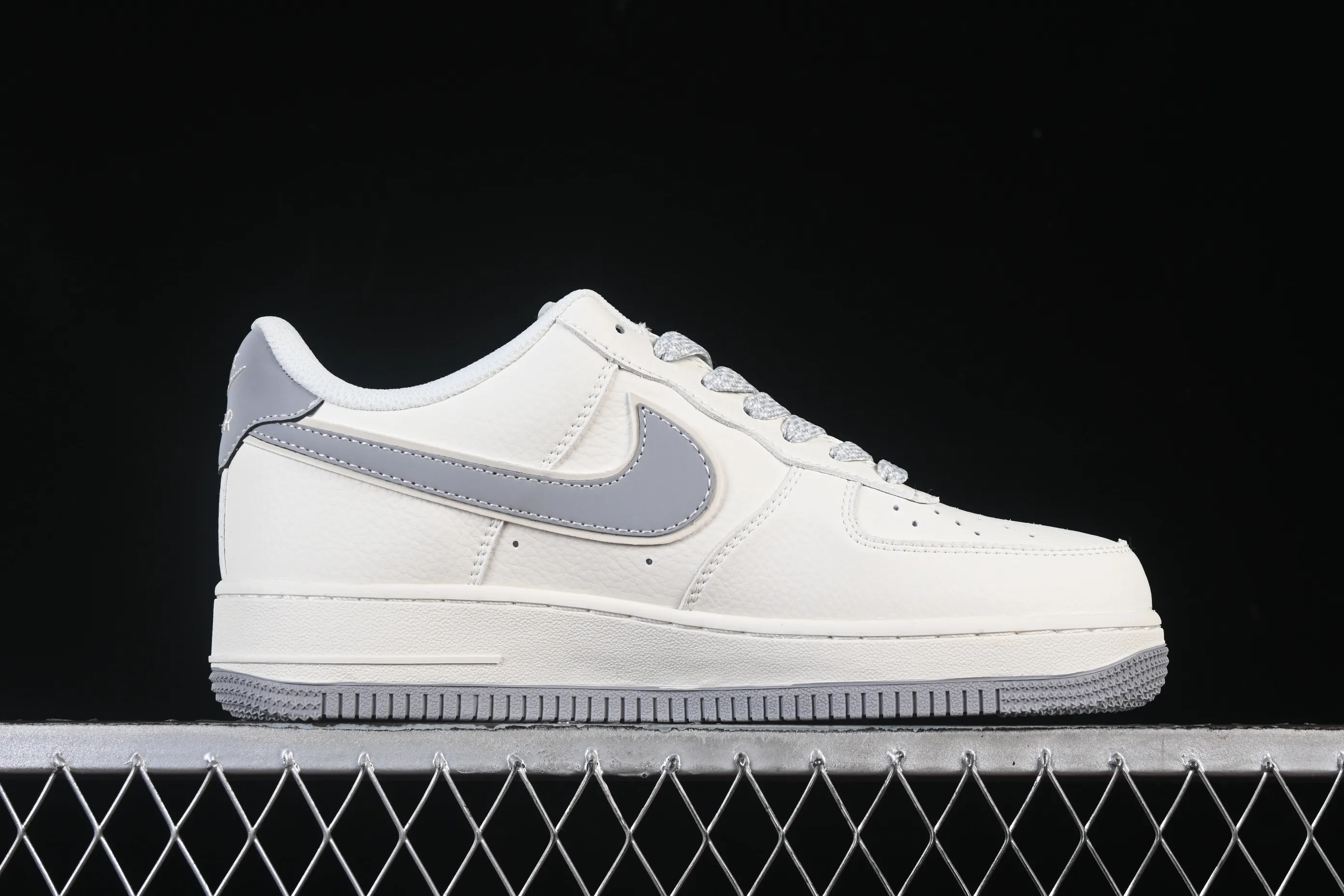All categories Nk Air Force 1 Air Force series Nk Air Force 1 Low Air Force low top Nike Air Force 1'07 Low Stusi beige small three hook Air Force 1 low top casual sneakers CS5288-040